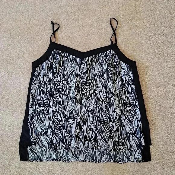 ❤️ Black and White Dynamite Sleeveless Top - Picture 13 of 13